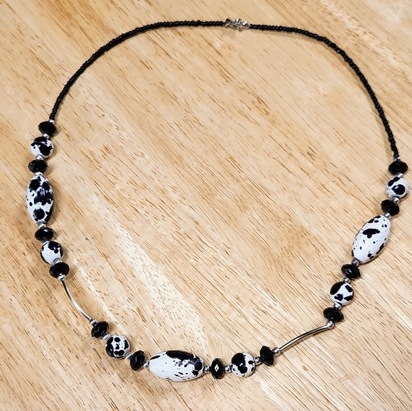 Black/White Beaded Necklace - Picture 1 of 5